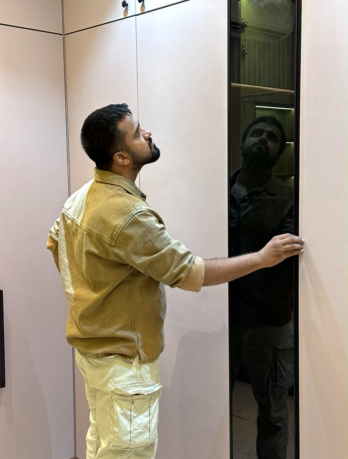 Glass Wardrobe Shutter Fitting